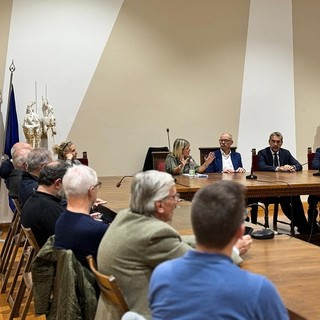 Un momento dell'incontro tra l'assessore regionale Chiarelli e i rappresentanti del territorio