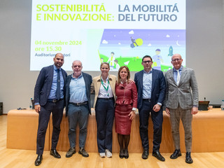 Da sinistra, Marco Riva (Presidente CONI Lombardia); Andrea Gibelli (Presidente di Ferrovie Nord); Federica Picchi (Sottosegretario con delega allo Sport e ai giovani di Regione Lombardia); Liliana Donato (Direttore ATB); Alessandro Rota (Vicepresidente Consorzio di Bonifica Est Ticino Villoresi);  Luca Montani (direttore della Comunicazione e delle Relazioni Istituzionali di FNM Spa)