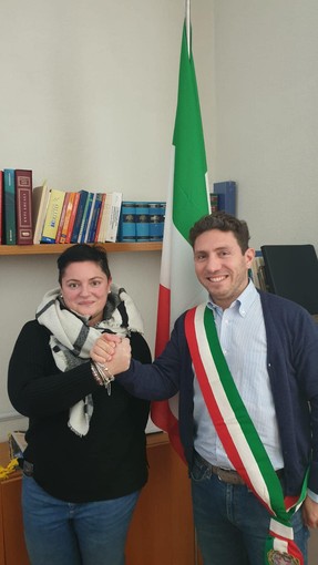 Francesco Pietrasanta, sindaco di Quarona, e la vice Ilaria Perincioli