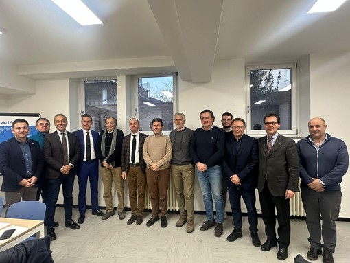 L'incontro tra Francesco Pietrasanta dell'Unione montana Valsesia e il neo direttore Asl Vercelli Marco Ricci