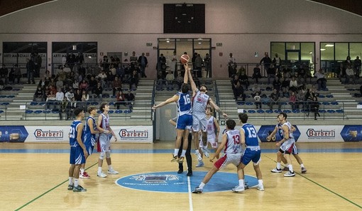 Vittoria per Barberi Valsesia Basket (foto Matteo Pavero)