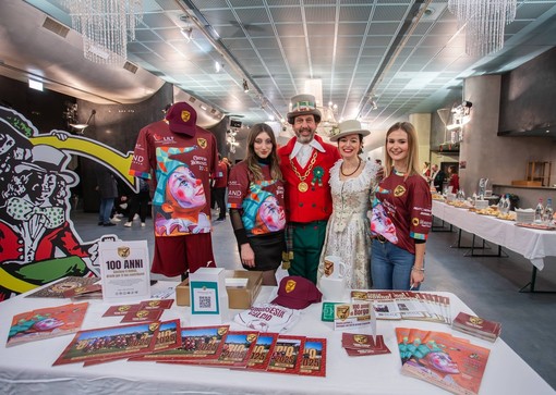 Maglie del Borgosesia calcio celebrative del carnevale aiutano la ricerca