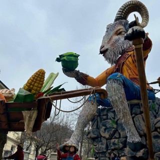 Carnevale di Borgosesia: successo al primo corso mascherato