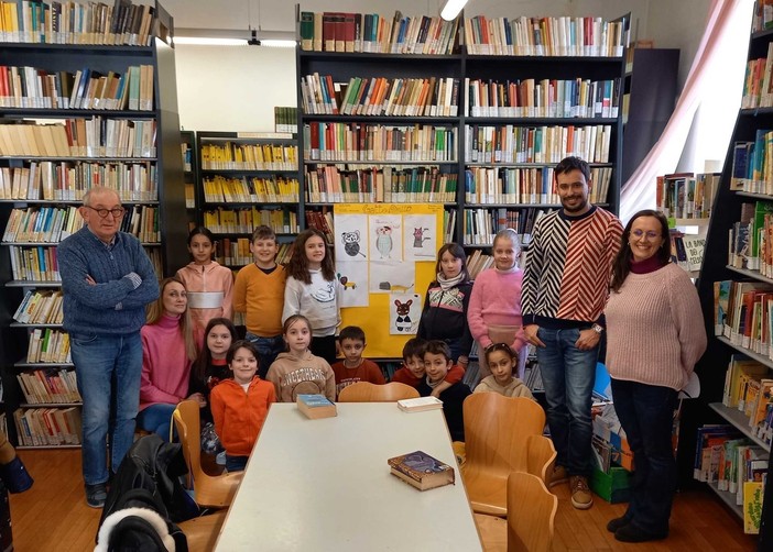 La scuola di Crevacuore in visita alla biblioteca di Varallo