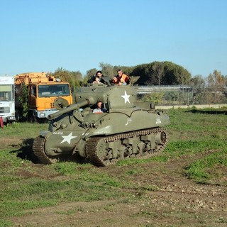 Fondazione Marazzato: festa dei mezzi militari e serata benefica con musica swing.