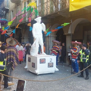 Sfilata di carnevale a Gattinara per le vie del centro