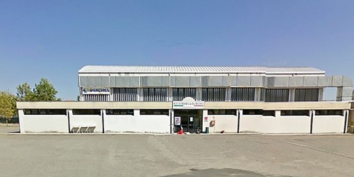 Lavori agli spogliatoi del palasport di Gattinara