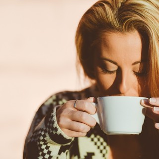 Cosa bere per disinfettare le vie urinarie: i consigli degli esperti