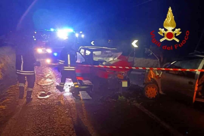 Incidente stradale a Cigliano, intervengono i vigili del fuoco