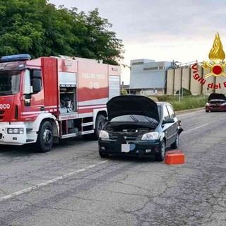 Incidente stradale a Santhià in corso Aosta, intervengono i Vigili del Fuoco