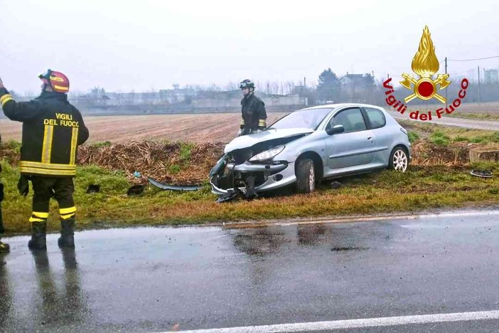 Incidente stradale sulla SP 596, intervengono i Vigili del Fuoco