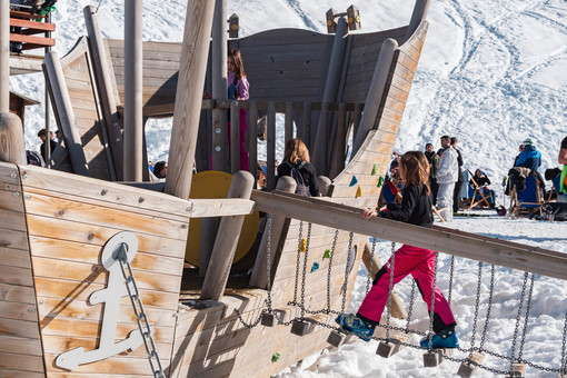 All'Alpe di Mera animazione sulla neve