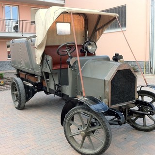 Fondazione Marazzato, bagno di folla per i mezzi della collezione ad auto e moto d’epoca 2024.