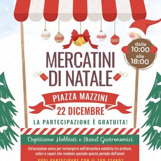 La magia del Natale a Borgosesia: mercatini natalizi in Piazza Mazzini.