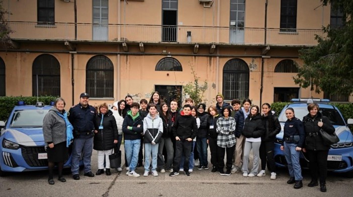 Progetto Unicef tra istituto Ferrari di Vercelli e Polizia