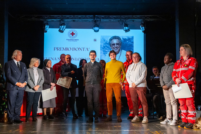 Premio bontà al gruppo animatori dell'oratorio di Borgosesia