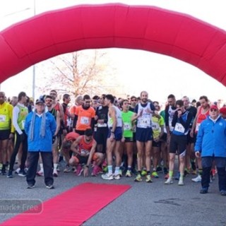 La partenza della corsa di San Silvestro a Trivero (foto Mattia Baù)