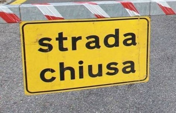 Distacco di pietre dalla parete, chiusa la strada per Vintebbio