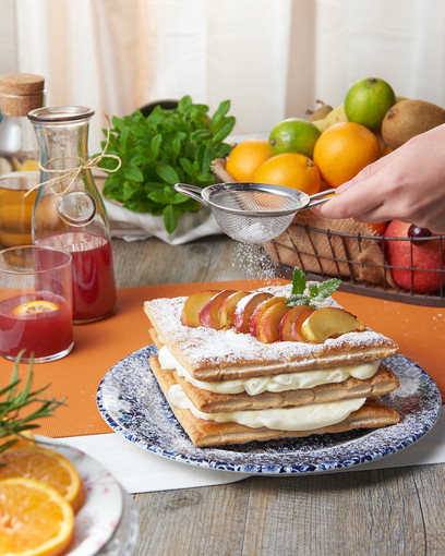 Torta Millefoglie con frutta di stagione: un dolce fresco e leggero per ogni occasione