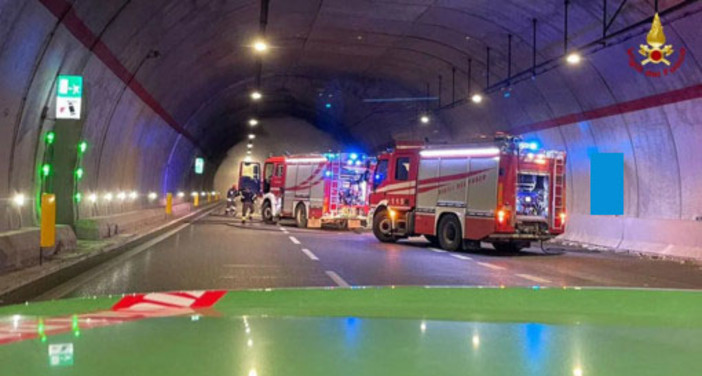 Incendio in galleria sull'A26: traffico bloccato tra Borgomanero e Romagnano Sesia - foto repertorio