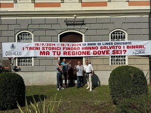 «Regione dove sei?»: lo striscione di protesta diventa un caso politico