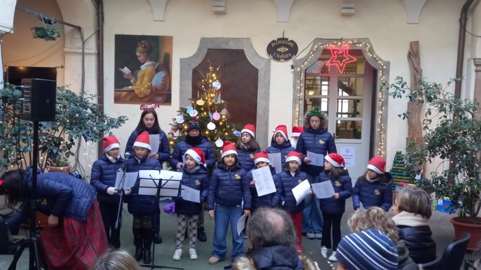 Natale in biblioteca a Varallo con il coro San Luigi