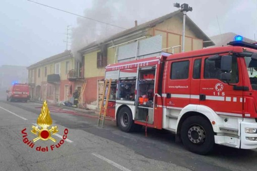 Va a fuoco un alloggio a Santhià