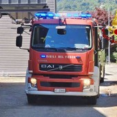 Incendio nella zona industriale di Varallo, intervengono i Vigili del Fuoco