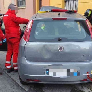 Vercelli: Incidente tra due auto, intervento di 118 e Vigili del Fuoco