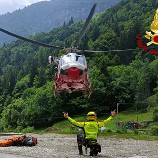 Maltempo in Valsesia, 13 persone evacuate con l'elicottero.