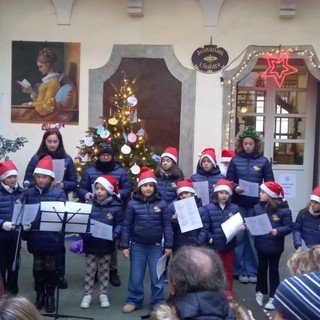 Natale in biblioteca a Varallo con il coro San Luigi