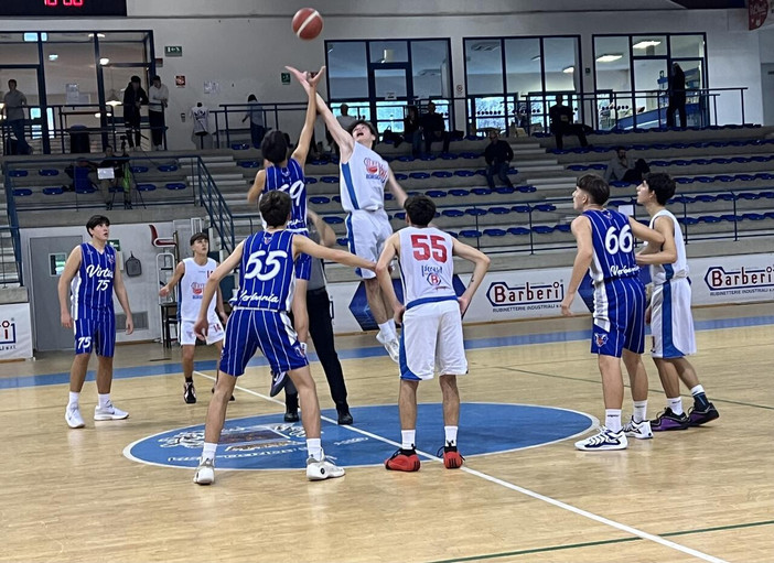 Il match di Valsesia Basket under 17 (foto Lety Bertini)