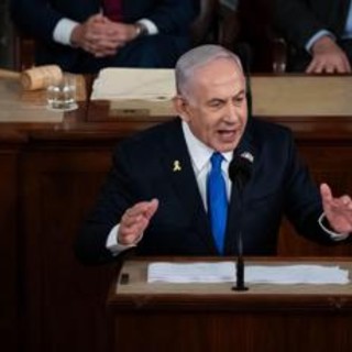 Mandato d'arresto, ira Netanyahu: &quot;Giudici antisemiti, decisione assurda&quot;