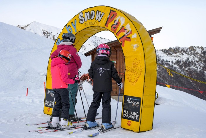 Alagna: Serata di divertimento sulla neve all'area sciistica Wold